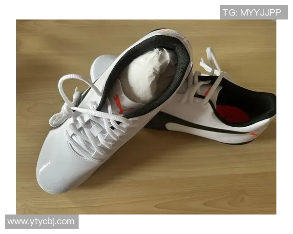 足球明星们的独特鞋子展示领略他们场上风采与时尚魅力