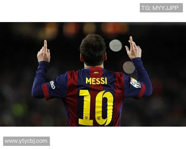 2022年足球界三大明星球员的精彩表现与成就分析